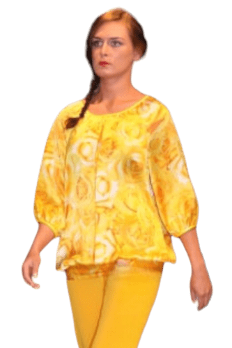 Hanna Bieńkowska kolekcja casual bluzki na co dzień - elegancka i wyjątkowa bluzka damska , rękaw reglan 3/4, dekolt okrągły, satyna jedwabna drukowana, kolor żółty, na lato, dla druhny, na wesele, chrzest, komunię, design, wyjątkowa, niepowtarzalna